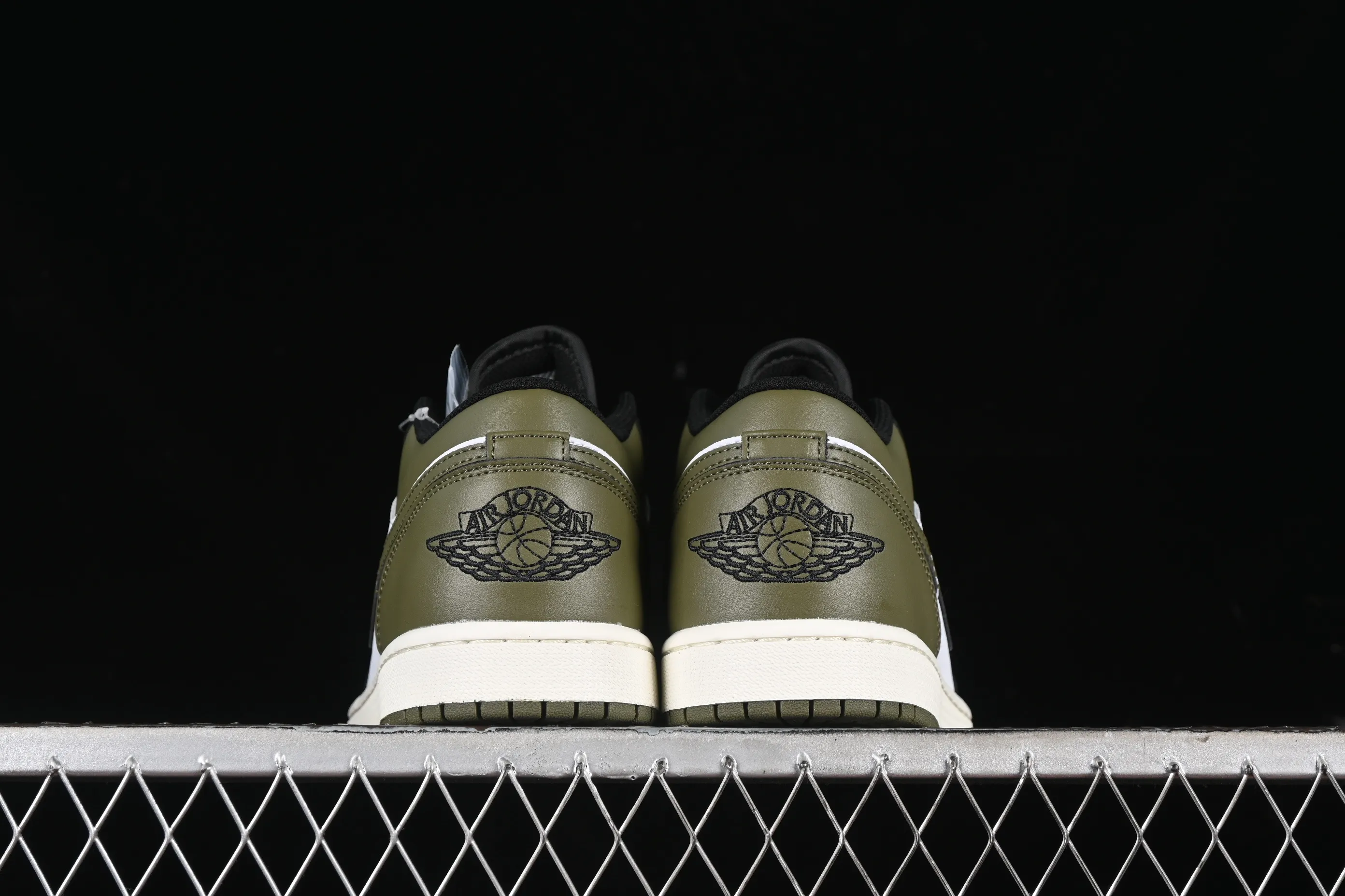 All categories Air Jordan Jordan series basketball shoes Air Jordan 1 Low Air Jordan 1 Low "Medium Olive" AJ1 Joe 1 olive green low-top cultural and casual sneakers 553558-092
